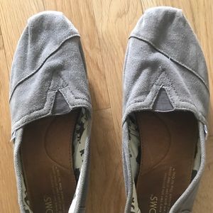Tom’s Classic Gray “ash” Womans shoe